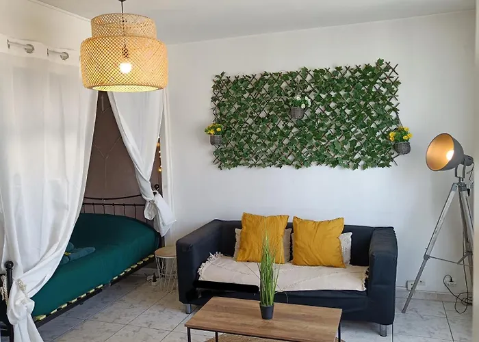 Couturier Lovely Appartement Proche Centre Ville