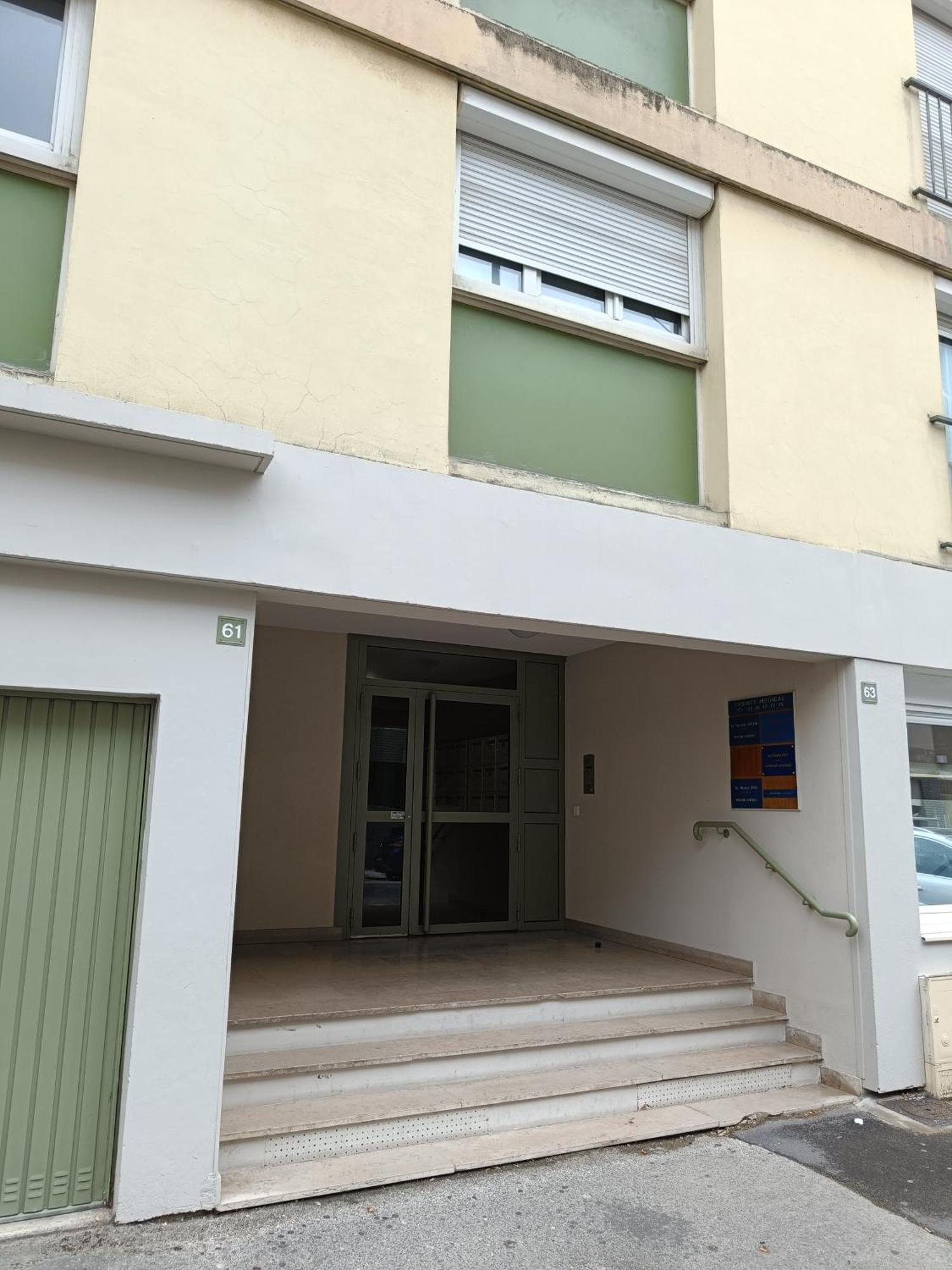 Couturier Lovely Proche Centre Apartment