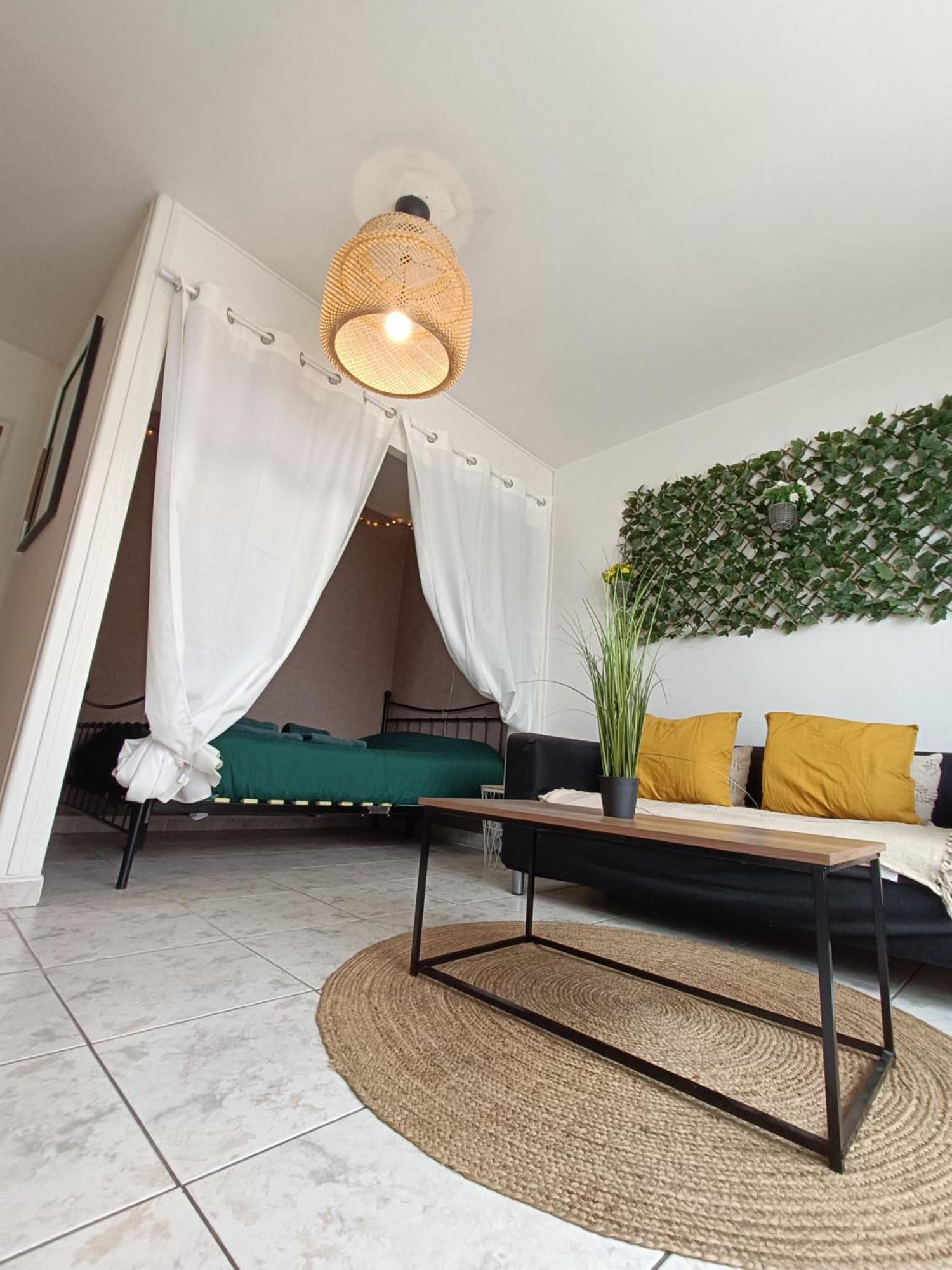 Couturier Lovely Proche Centre Apartment Reims